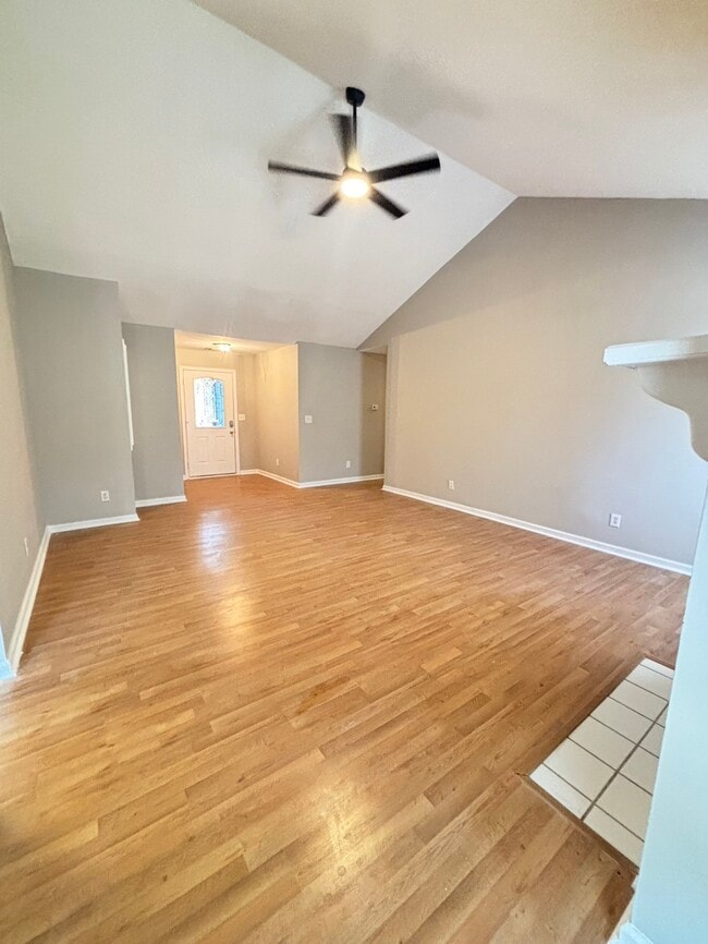 Building Photo - 180 Saint James Pl