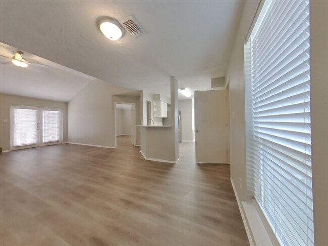 Building Photo - 2602 Carson Dr