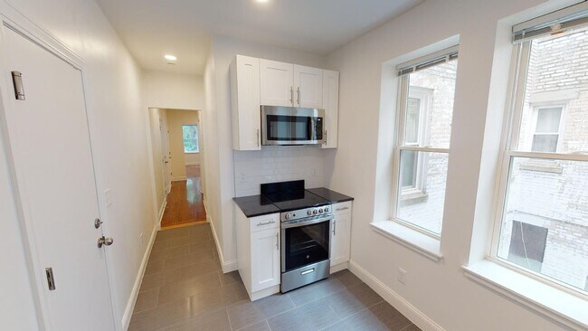 Foto del edificio - 9/1 No Fee! Renovated, spacious 1BR w/balc...