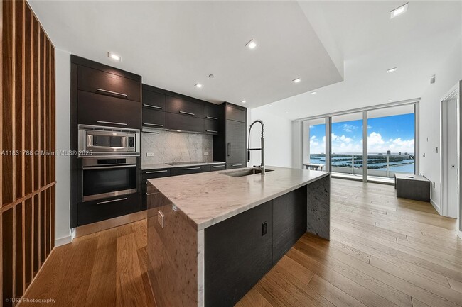Building Photo - 900 Biscayne Blvd