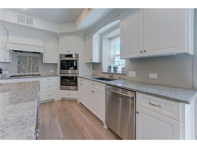 Foto del edificio - 15420 Oakcroft Pl