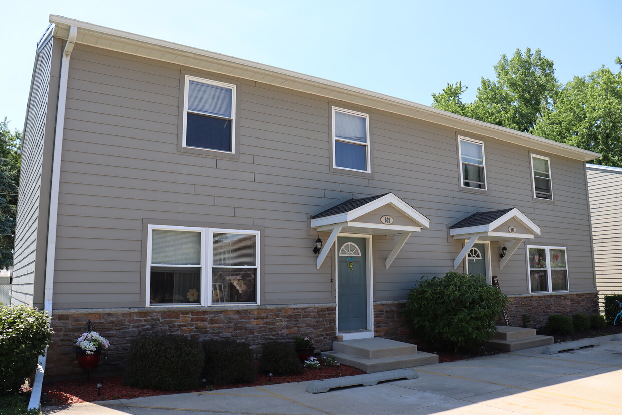 Primary Photo - Sterling Townhomes