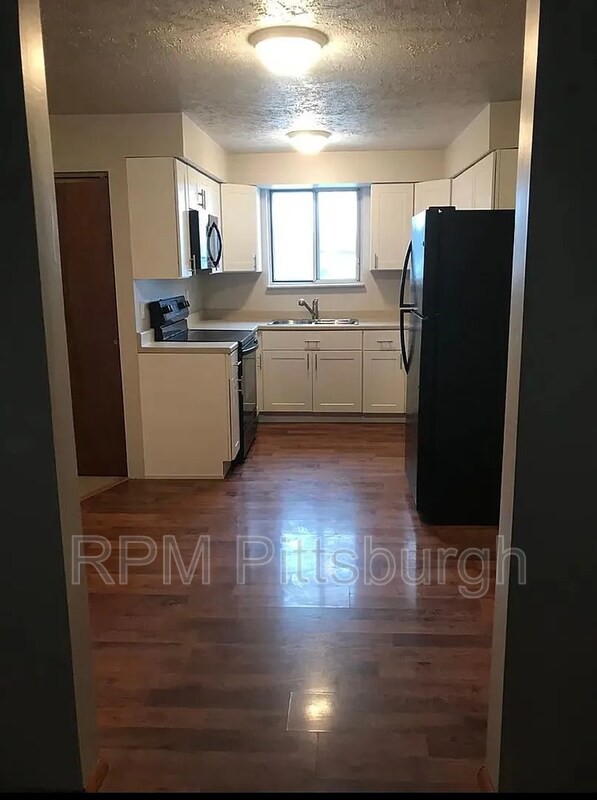Foto del edificio - 1207 Pine Hollow Rd