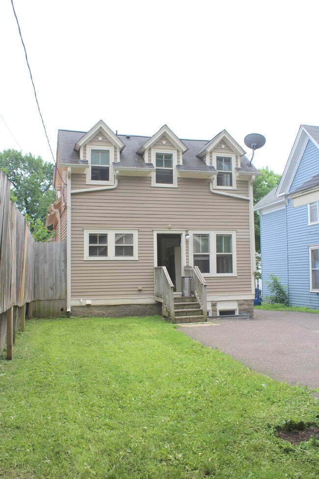Foto del edificio - Single Family Home Rich in History - Great...