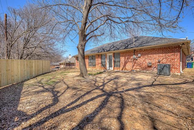 Foto del edificio - 605 Valleyridge Ct