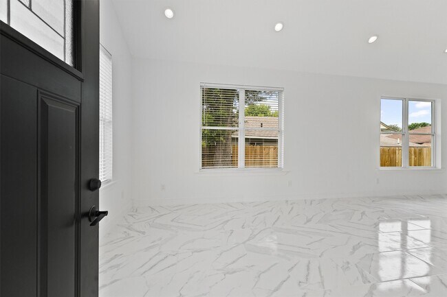 Foto del edificio - 225 Royder St