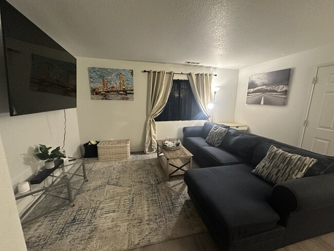 Building Photo - 1503 El Monte Ave