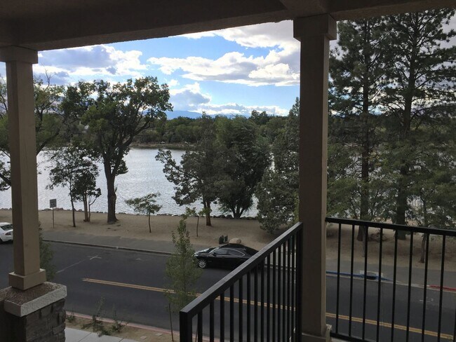Foto del edificio - Lake View Resort Style Condo - Garage & Po...