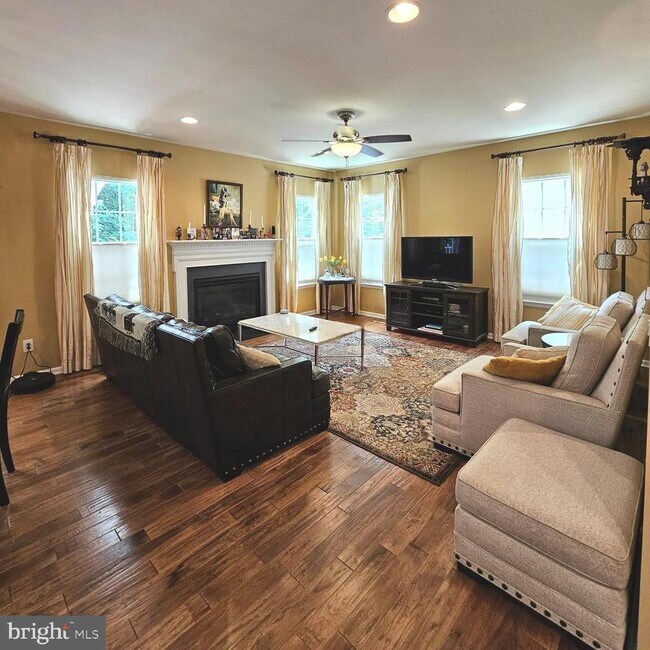 Foto del edificio - 12679 Lakeside Ct