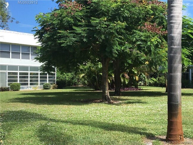 Foto del edificio - 2929 SE Ocean Blvd