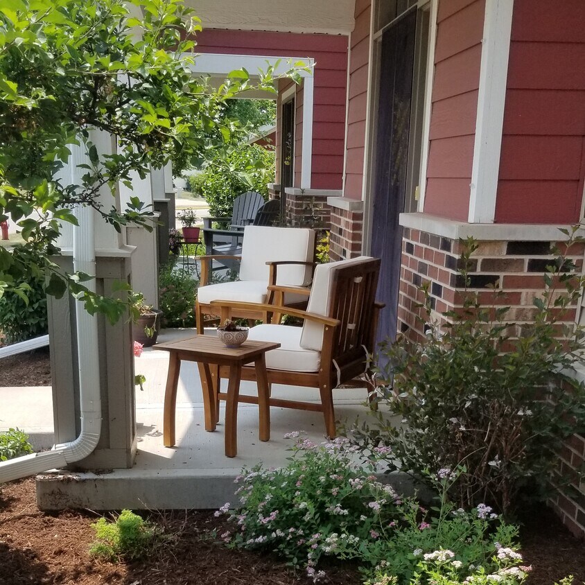 Private porch entry - 4876 Innovation Dr