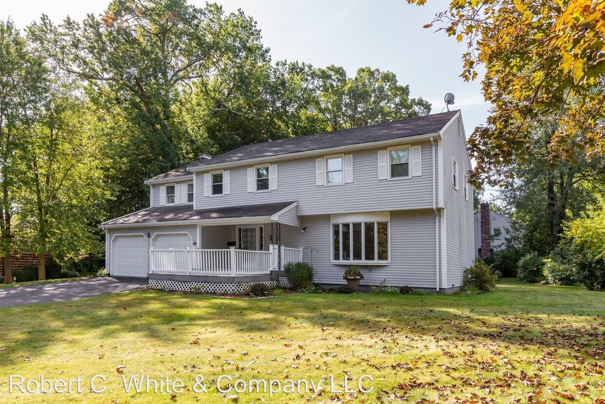 Primary Photo - 4 br, 3 bath House - 44 Burnwood Drive
