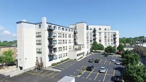 Foto principal - 2451 W Howard St