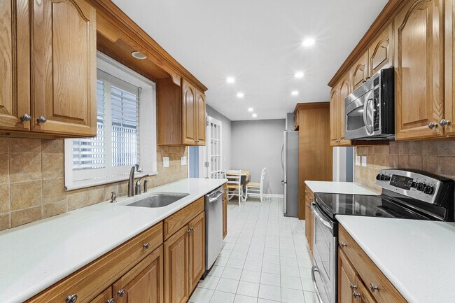 Kitchen - 27 Hillcrest Rd