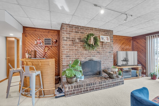 Photo - 2028 Upper Lake Dr House