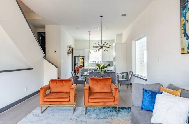 Building Photo - 1404 Goliad St