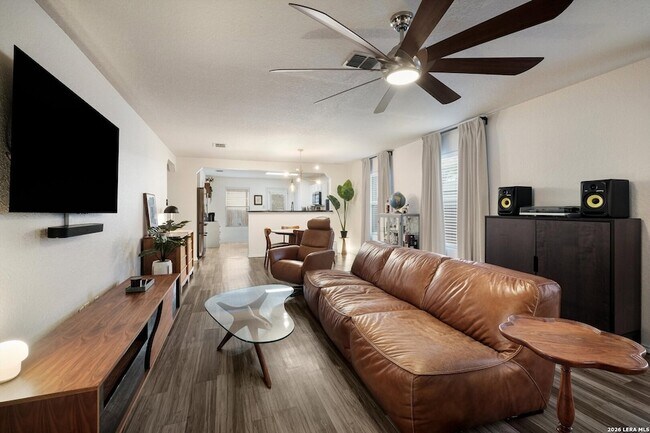 Foto del edificio - 8111 Running Hollow