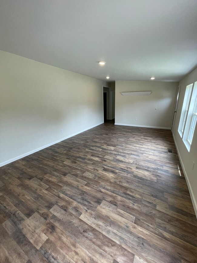 Building Photo - 1745 Bridgewater Dr