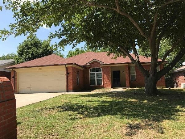 Primary Photo - 1701 Oxford Dr