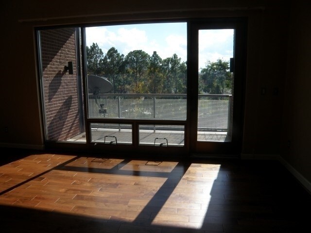 Primary Photo - 112 5th St SE
