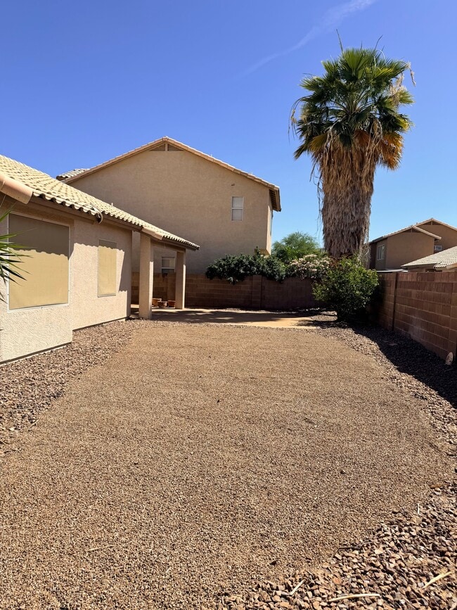 Building Photo - 9005 N Lawndale Dr