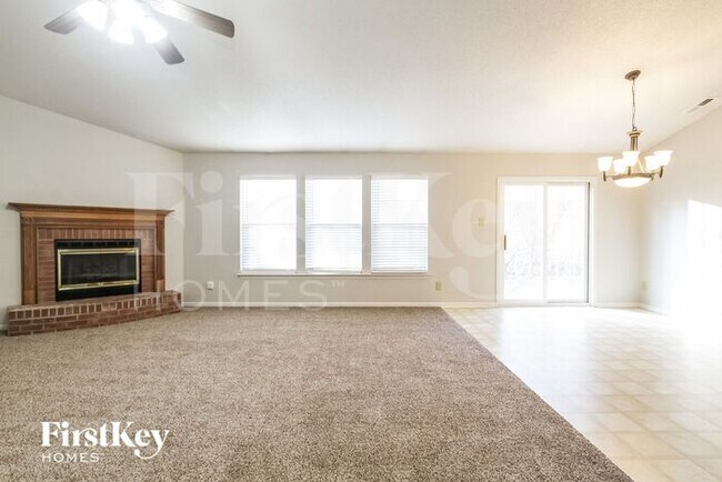 Foto del edificio - 744 Thornwood Ln
