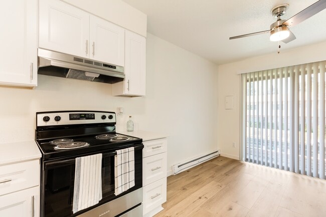 Building Photo - West Royal Apartments