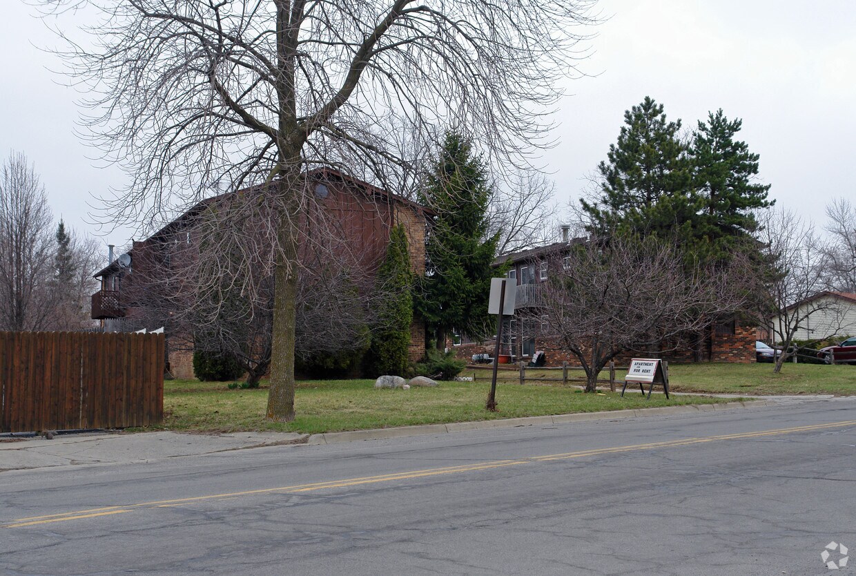 Building Photo - 329 E Nepessing St