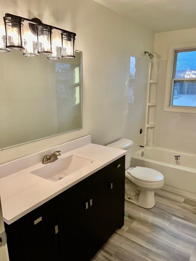 Building Photo - 1708-1712-1712 Amy St