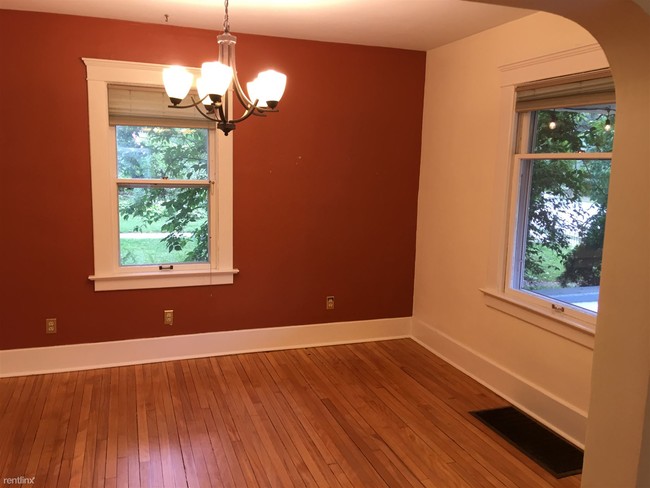 Building Photo - 4 br, 1.5 bath House - 1127 W Huron St