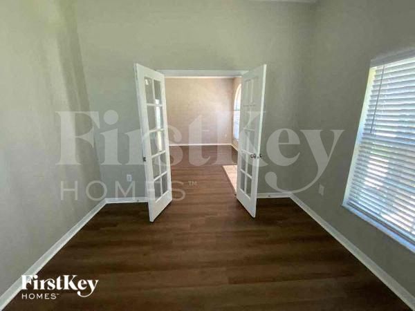 Foto del edificio - 2409 Wheeler Groves Dr