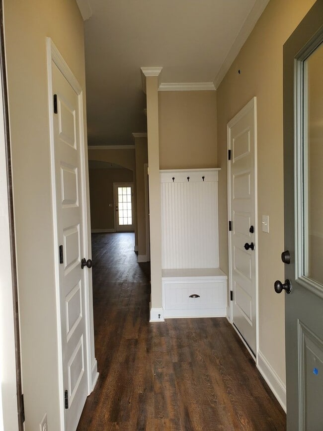 Foto del edificio - Brand New 4 Bedroom Townhome in Ammenities Community