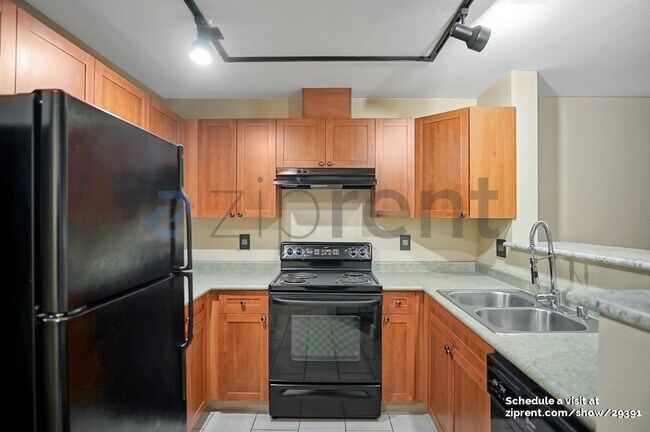 Foto del edificio - 500 Elliott Ave W