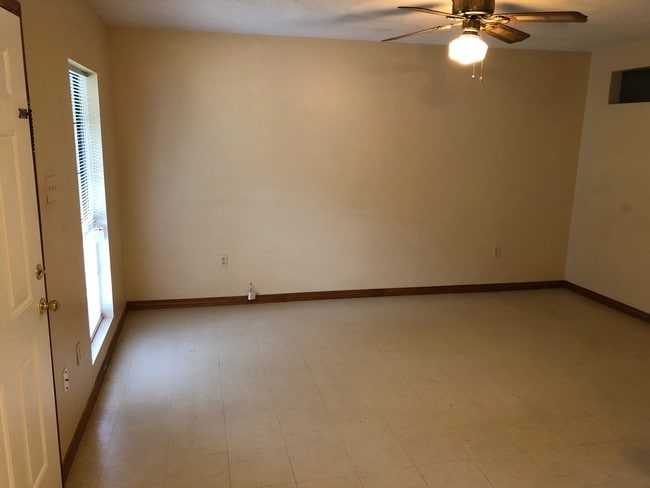 Building Photo - 13368 Berry Bowl Rd