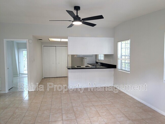 Foto del edificio - 9213 N 13th St