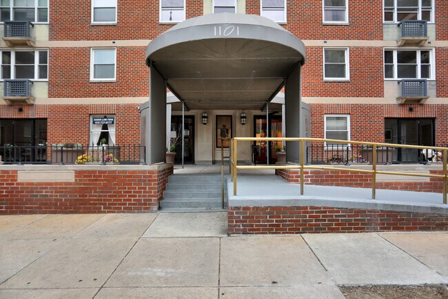 Building Photo - 1101 Saint Paul St