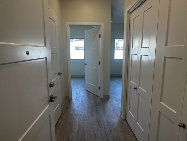 Building Photo - 1935 Table Rock Rd