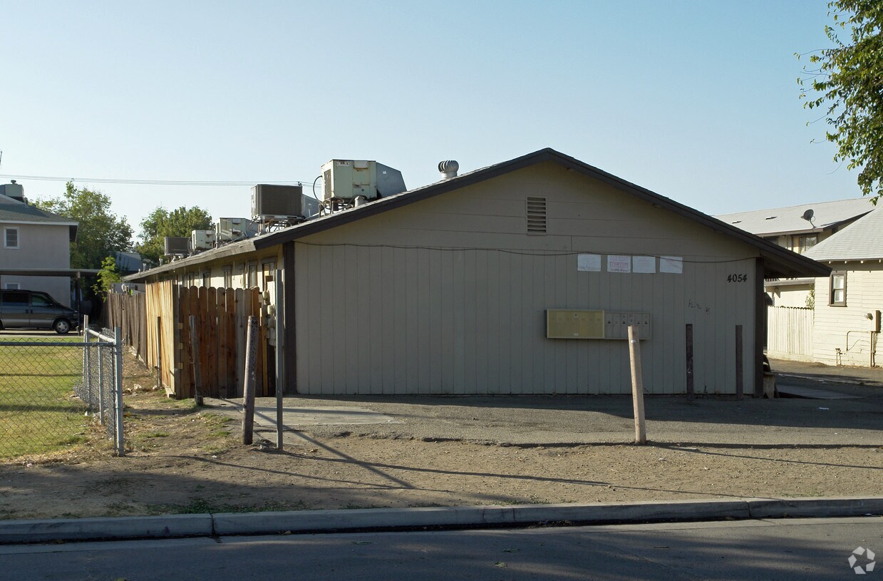 Primary Photo - 4054 E Dwight Way