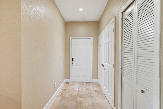 Foto del edificio - 580 Brantley Terrace