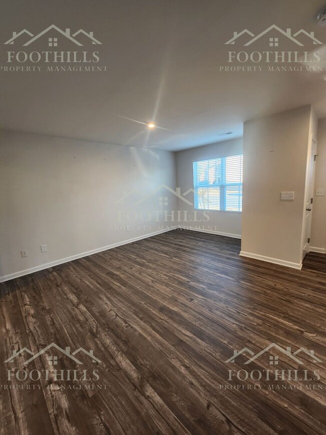 Building Photo - Spacious 3-Bedroom Home with Patio & Appli...