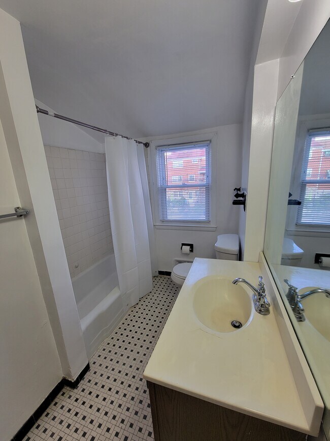 Bathroom #1 - 1140 Linden Ave
