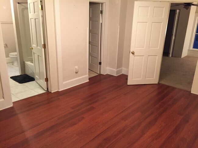 Foto del edificio - 671 Independence Ave N