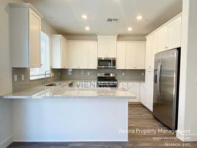 Building Photo - 416 Castle Peak Ct