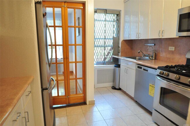 Foto del edificio - 105-28 65th Ave