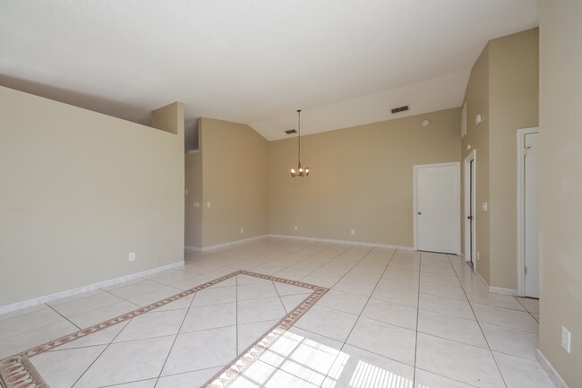 Building Photo - 1422 Coldwater Ct