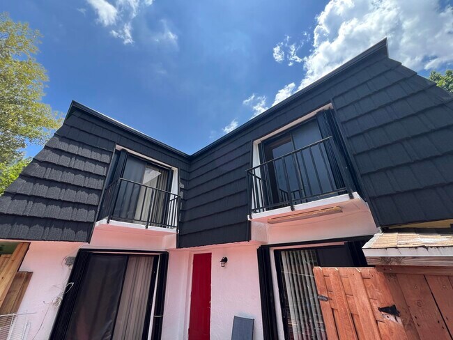 Foto del edificio - 134 Woodland Rd