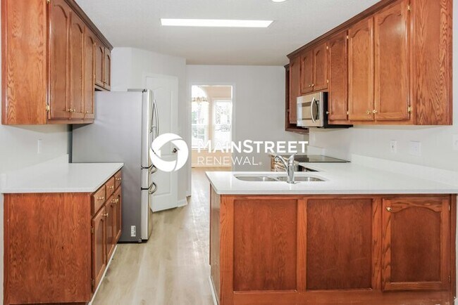 Building Photo - 3 Bedroom Pet-Friendly Home in HUNTSVILLE, AL with Main Street Renewal