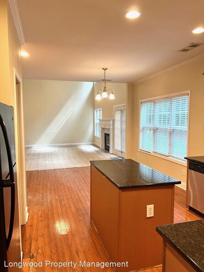Foto del edificio - 4 br, 2.5 bath House - 983 Yancey Ct