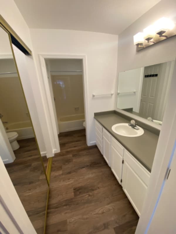 Building Photo - 1580 Chattaroy Cir