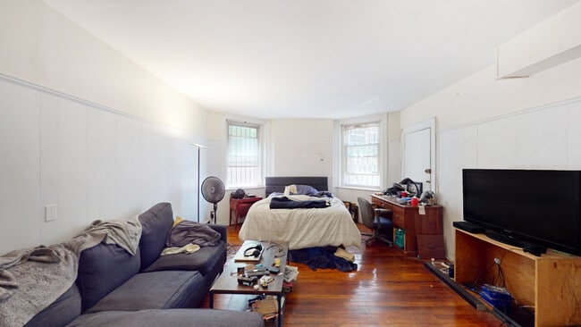 Building Photo - 1069 Beacon St